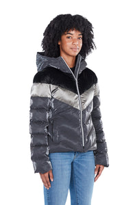 Woodpecker Women's Robin Winter coat. High-end Canadian designer winter coat for women in shiny "Magnum" grey colour. Woodpecker cruelty-free winter coat designed in Canada. Women's medium weight long length premium designer jacket for winter. Superior quality warm winter coat for women. Moose Knuckles, Canada Goose, Mackage, Montcler, Will Poho, Willbird, Nic Bayley. Extra warm. Shiny parka. Stylish winter jacket. Designer winter coat.
